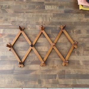 Accordion Hanging Rack